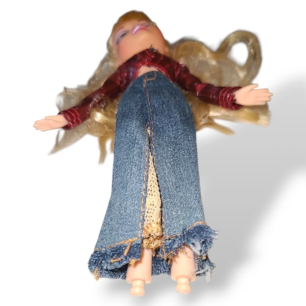 2002 Bratz Xpress It‎ Chloe Doll MGA Blonde w Outfit No Shoes As Is Vintage